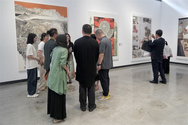 12.展览现场.jpg 12.展览现场.jpg
